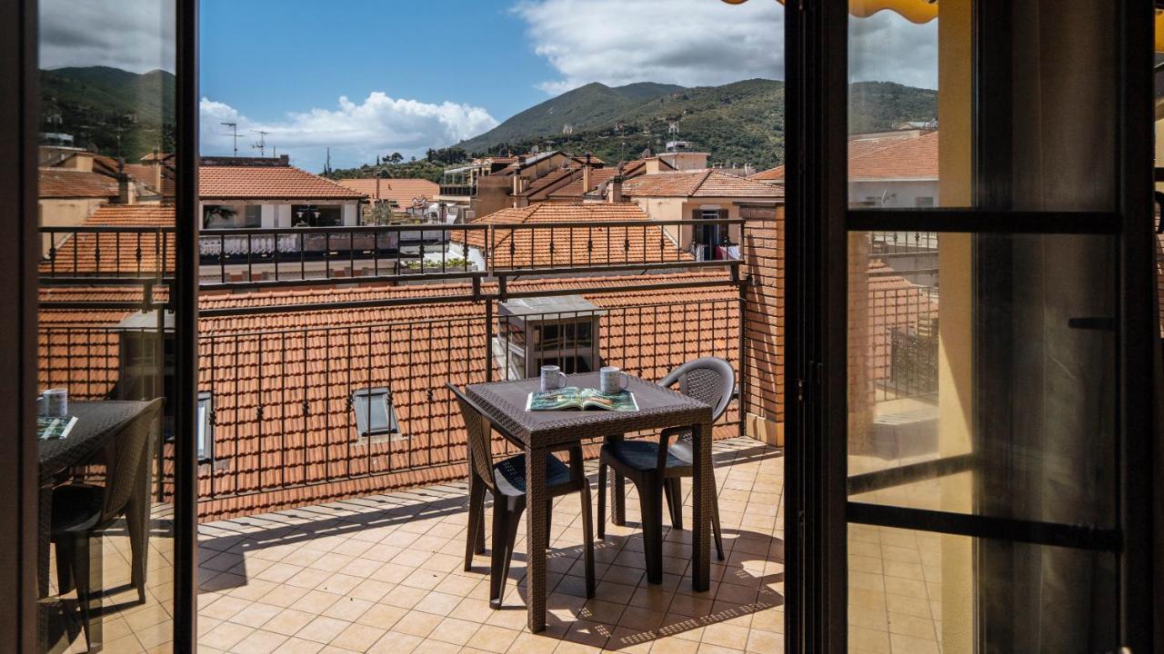 Dei Mille 31 B Apartment Albenga Luaran gambar